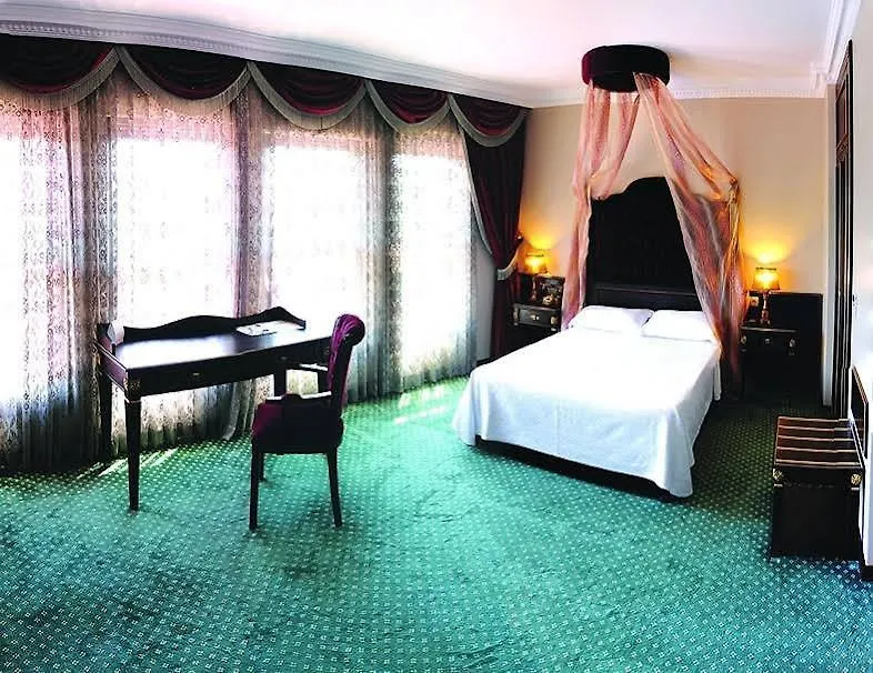 Chatto Hotel Istanbul 3*,